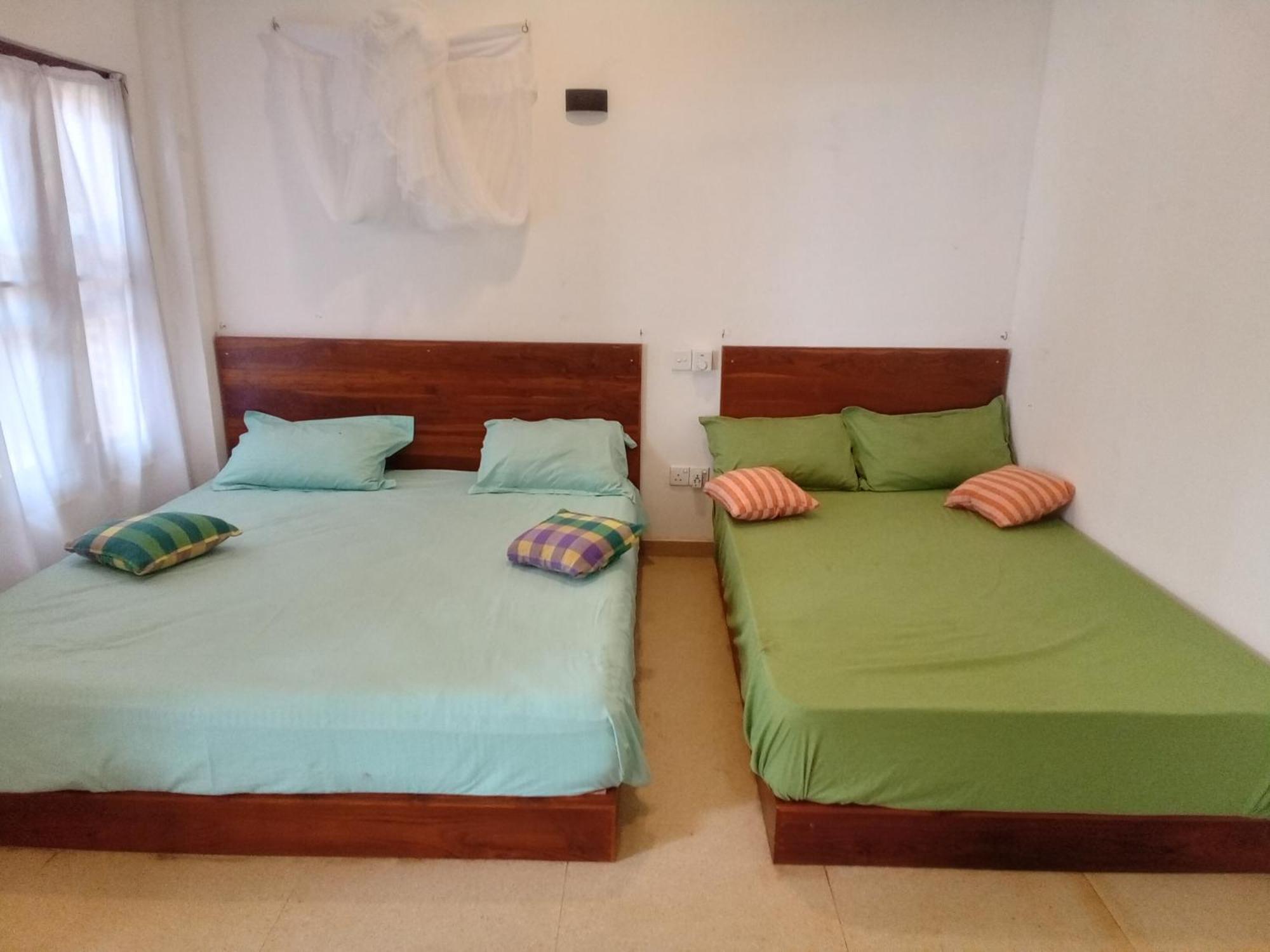 Kusuma'S Lazy Left Hotell Midigama East Rum bild