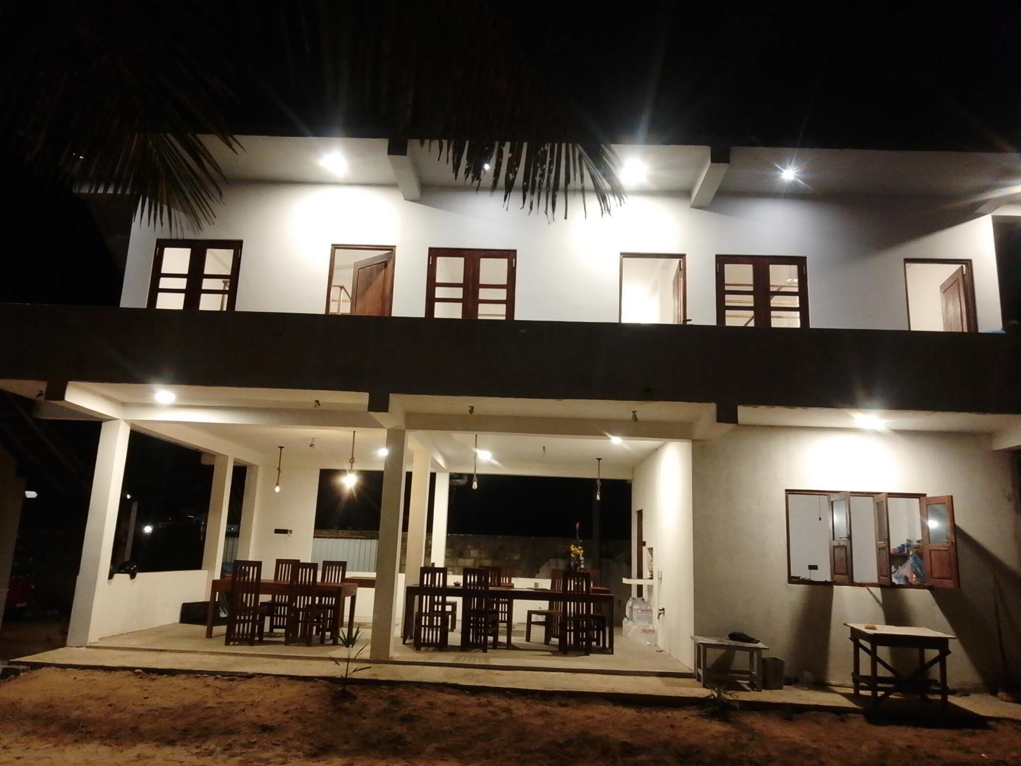 Kusuma'S Lazy Left Hotell Midigama East Rum bild